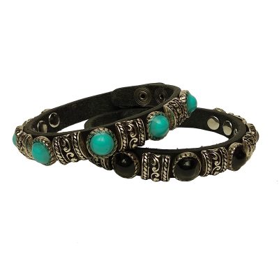 Bracciale in cuoio con borchie e pietre