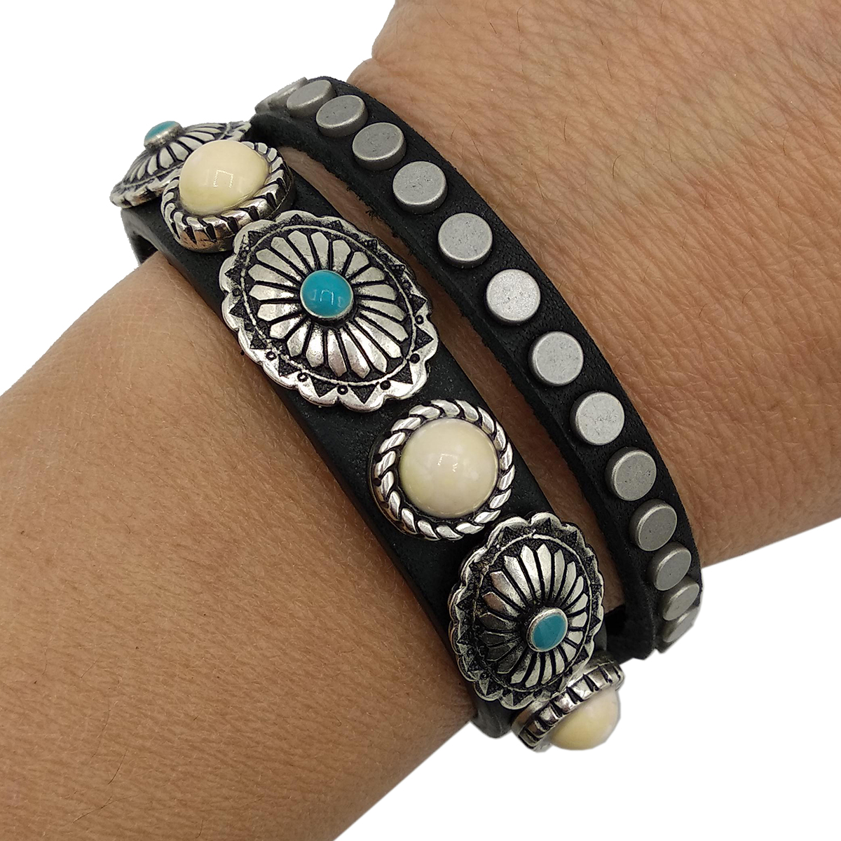 bracciale in pelle borchiato avorio bracciale in pelle borchiato avorio